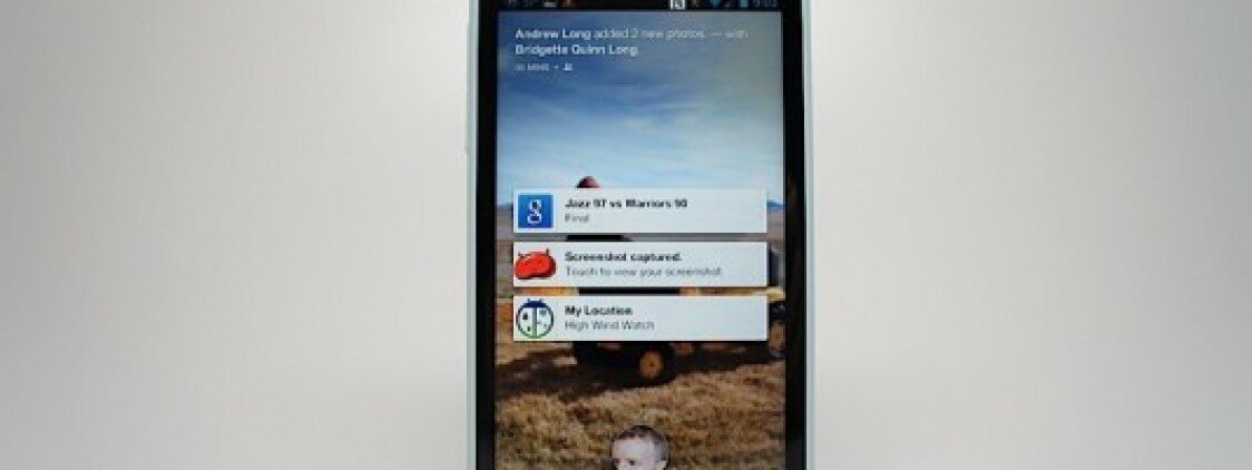 Engadget pubblica la video recensione dell’HTC First con Facebook Home