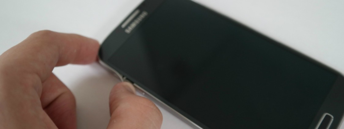 Il Samsung Galaxy S4 sembra avere un problema alla cornice del display