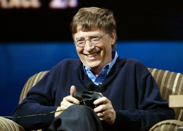 Bill Gates and Conan O'Brian play an Xbox game at CES in Las Vegas