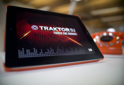 Traktor DJ , un app per mixare canzoni su iPad e iPhone